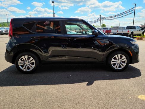 Used 2020 Kia Soul LX FWD image 16