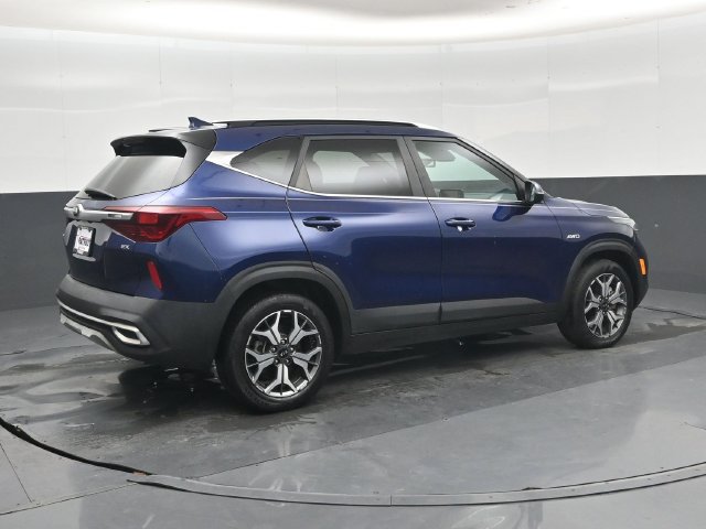 Used 2021 Kia Seltos EX AWD/4WD image 3