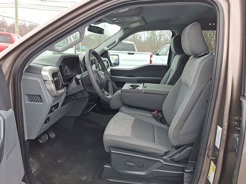 Used 2023 Ford F150 XLT AWD/4WD image 6