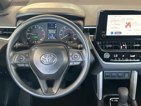 Used 2025 Toyota Corolla Cross AWD Hybrid image 15