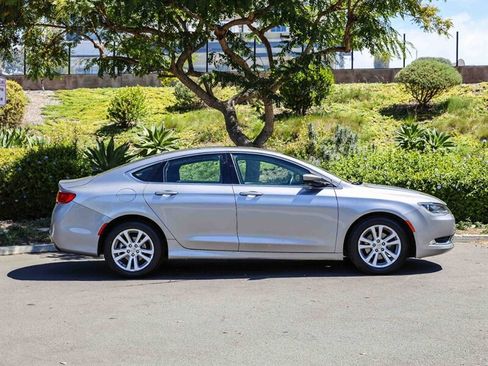 Used 2015 Chrysler 200 Limited w/ Convenience Group FWD image 6