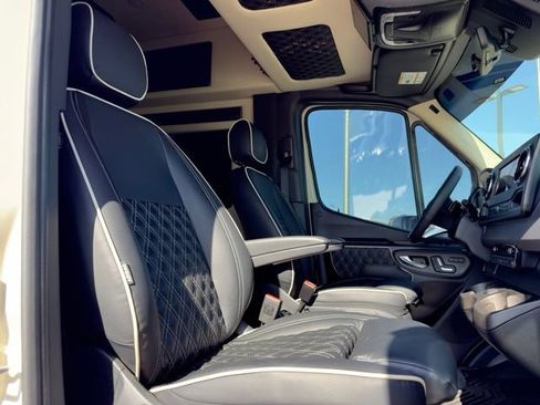 Used 2025 Mercedes-Benz Sprinter 3500 image 19