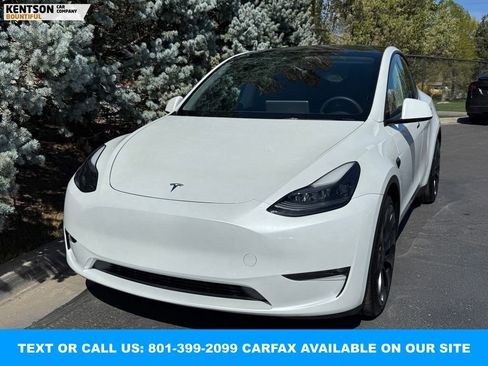 Used 2023 Tesla Model Y Performance image 2