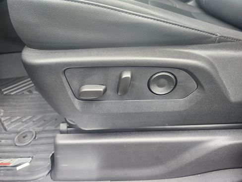 Used 2024 Chevrolet Silverado 1500 LTZ AWD/4WD image 18