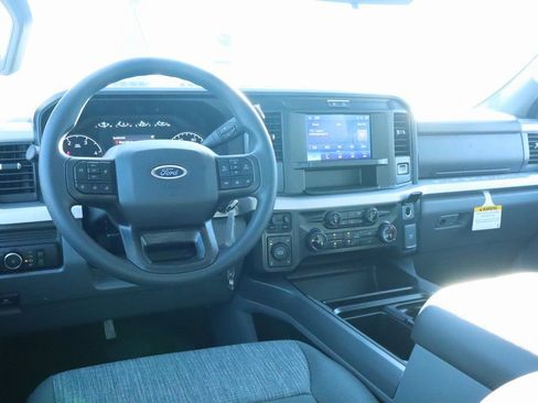 New 2026 Ford F250 XLT w/ FX4 Off-Road Package image 2