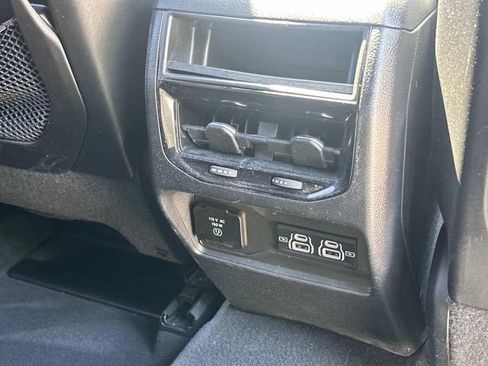 Used 2023 Jeep Grand Cherokee Laredo w/ Luxury Tech Group I AWD/4WD image 12