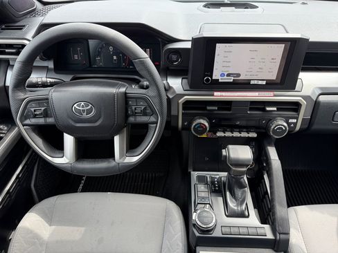 Used 2025 Toyota Tacoma SR5 AWD/4WD image 10