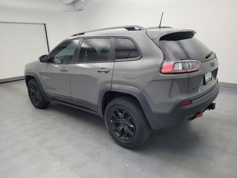 Used 2019 Jeep Cherokee Trailhawk w/ Comfort/Convenience Group AWD/4WD image 3