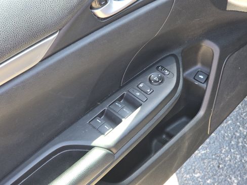 Used 2019 Honda Civic Sport image 25