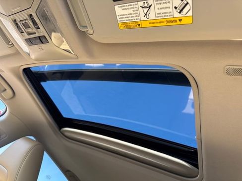 Used 2023 Toyota RAV4 XLE Premium image 20