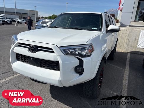 Used 2023 Toyota 4Runner SR5 Premium w/ SR5 Premium Package AWD/4WD image 12