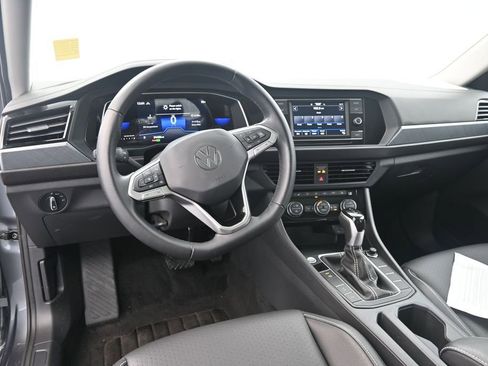 Used 2023 Volkswagen Jetta SE FWD image 19