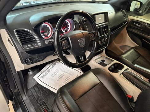 Certified 2020 Dodge Grand Caravan SXT FWD image 44