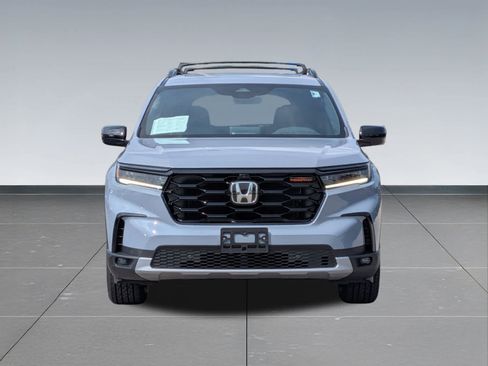 Used 2025 Honda Pilot TrailSport image 8
