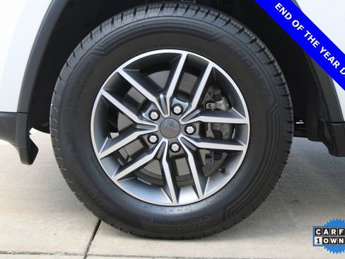 Used 2021 Jeep Grand Cherokee Limited image 32