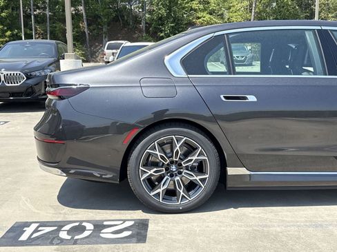 Used 2025 BMW i7 eDrive50 w/ Premium Package image 20