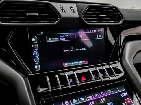 Used 2024 Lamborghini Urus S image 75