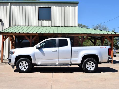Used 2019 Chevrolet Colorado W/T w/ WT Convenience Package image 2