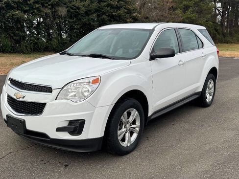 Used 2015 Chevrolet Equinox LS image 4