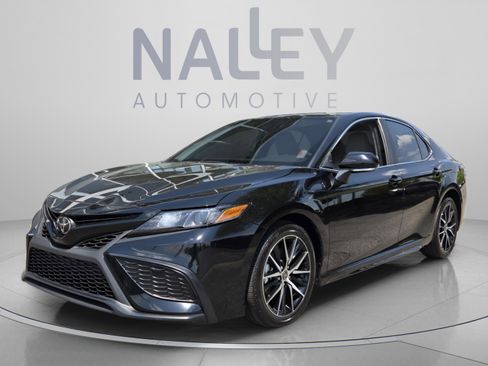 Certified 2023 Toyota Camry SE FWD image 1