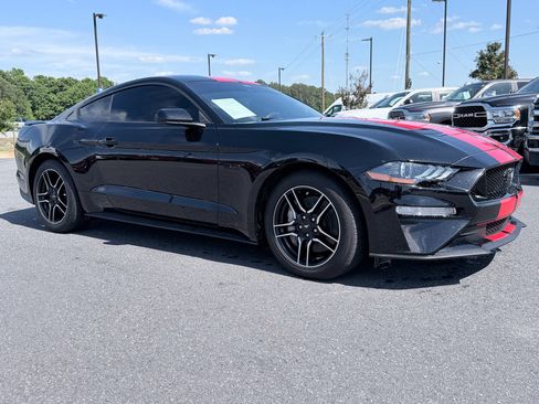 Used 2021 Ford Mustang GT RWD image 2