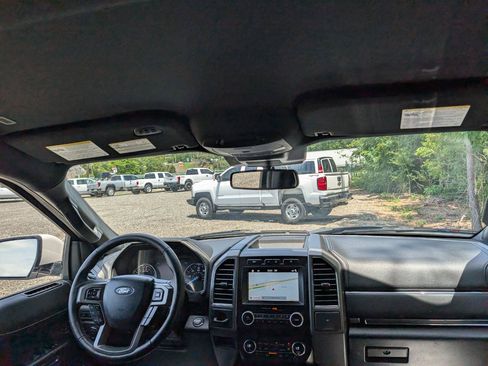 Used 2019 Ford Expedition Max XLT w/ Equipment Group 202A RWD image 19