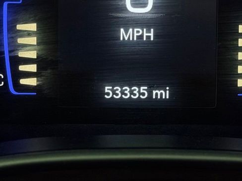 Used 2023 Chrysler Voyager LX FWD image 35