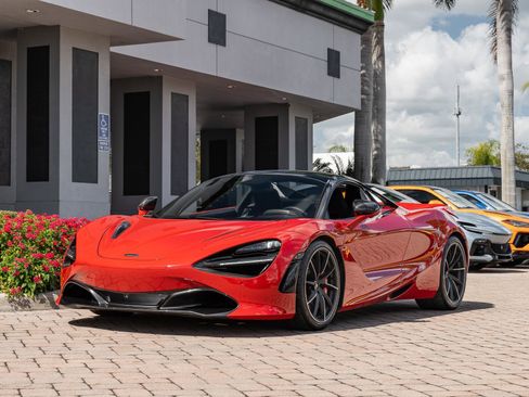 Used 2020 McLaren 720S Performance RWD image 33