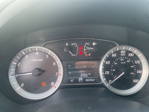 Used 2014 Nissan Sentra SV image 12