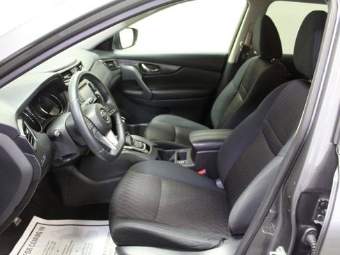 Used 2017 Nissan Rogue SV w/ SV Premium Package AWD/4WD image 18