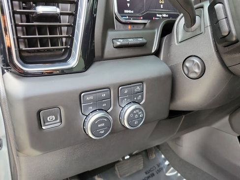 Used 2025 GMC Sierra 1500 Denali w/ Technology Package AWD/4WD image 26