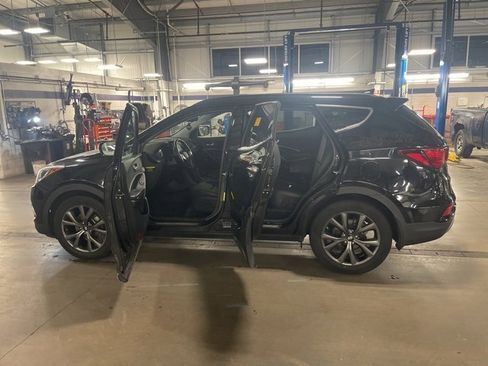 Used 2018 Hyundai Santa Fe Sport image 17