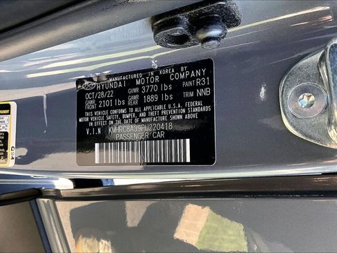 Certified 2023 Hyundai Venue Limited w/ Cargo Package image 17