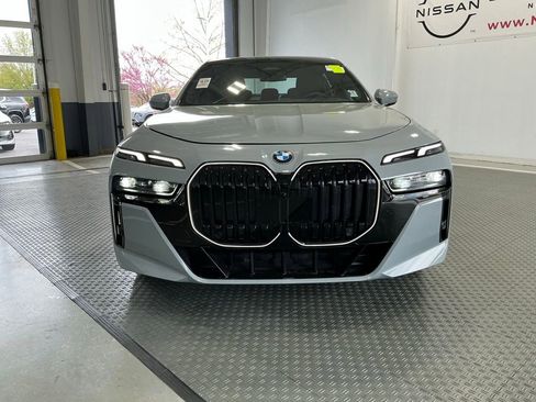 Used 2026 BMW 740i xDrive image 2