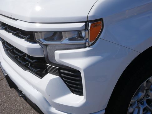 Used 2023 Chevrolet Silverado 1500 RST AWD/4WD image 15
