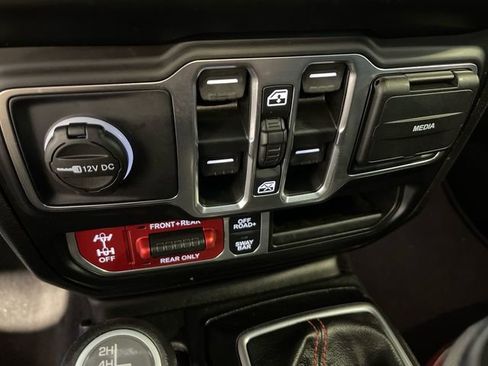 Used 2021 Jeep Wrangler Unlimited Rubicon AWD/4WD image 13