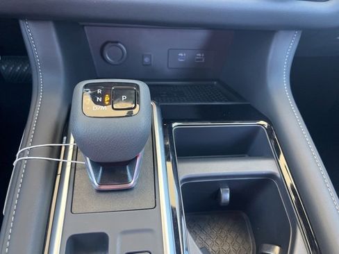 New 2025 Nissan Pathfinder SL image 18