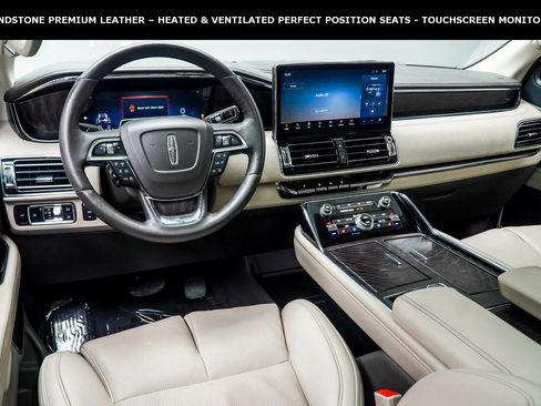 Used 2024 Lincoln Navigator Reserve w/ Monochromatic Package image 5