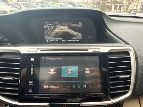 Used 2016 Honda Accord EX image 25