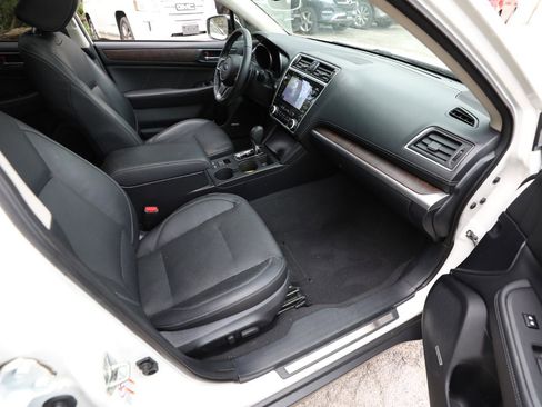 Used 2019 Subaru Outback 2.5i Limited w/ Popular Package #2 AWD/4WD image 12