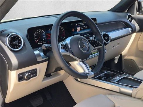 Used 2026 Mercedes-Benz GLB 250 image 8