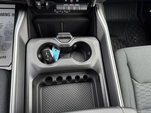 New 2026 RAM 1500 4x4 Crew Cab image 27