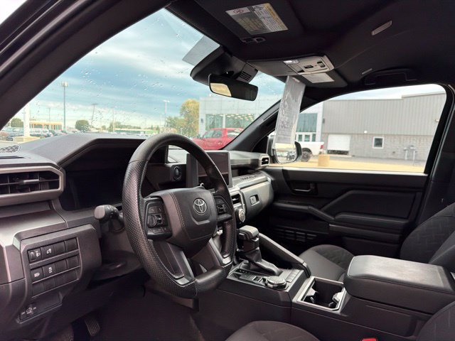Certified 2025 Toyota Tacoma SR5 AWD/4WD image 17