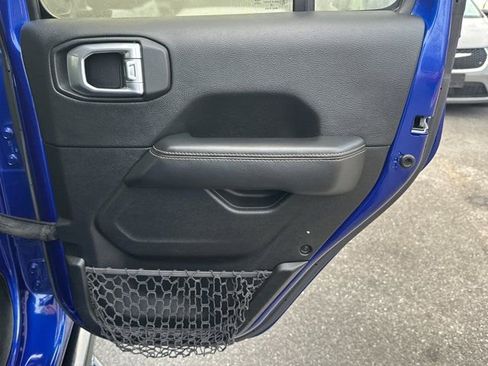 Used 2020 Jeep Wrangler Unlimited Sahara image 20