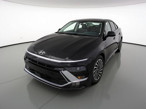 Used 2025 Hyundai Sonata SEL FWD image 3