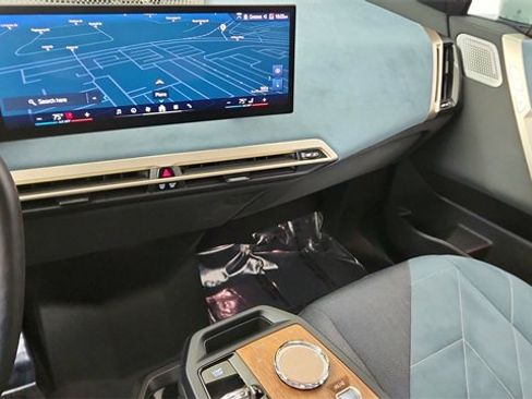 Used 2025 BMW iX xDrive50 image 44