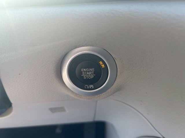 Used 2023 Chrysler Pacifica Limited FWD image 20