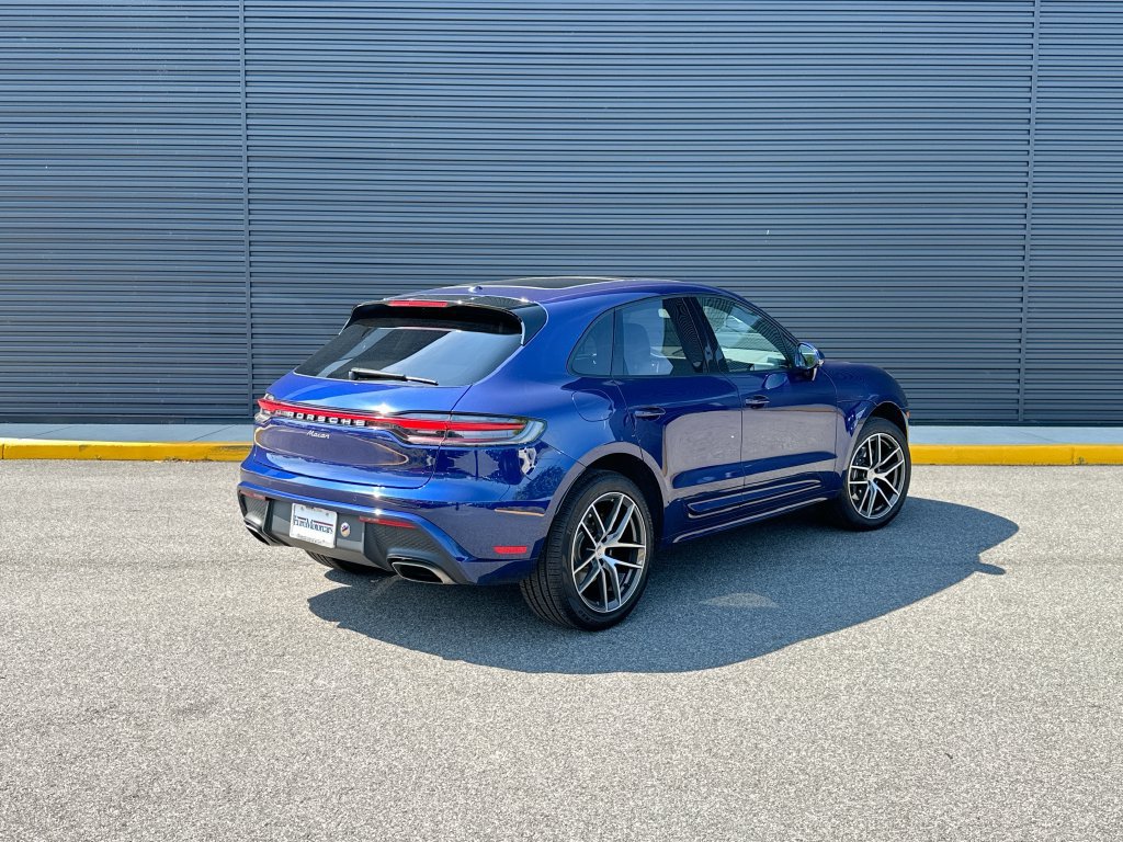 Certified 2026 Porsche Macan AWD/4WD image 9