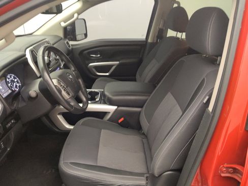 Used 2021 Nissan Titan SV w/ SV Convenience Package AWD/4WD image 17