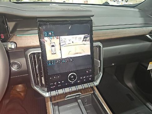 New 2026 GMC Acadia Denali Ultimate w/ LPO, All-Weather Package image 15